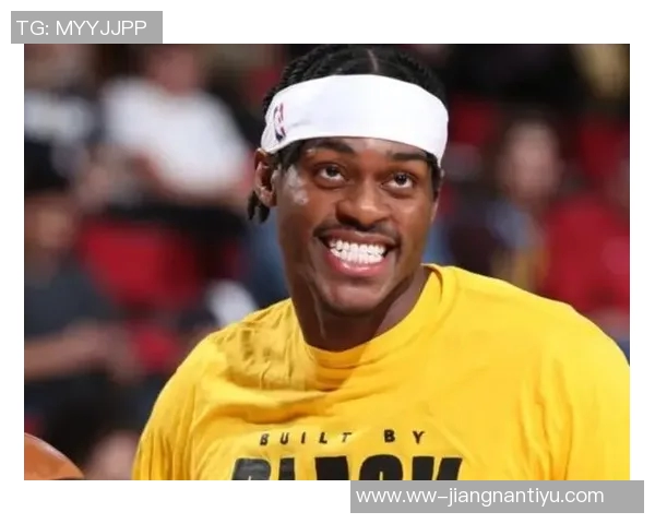 拉拉维亚称赞范德比尔特防守表现为球队奠定坚实基础