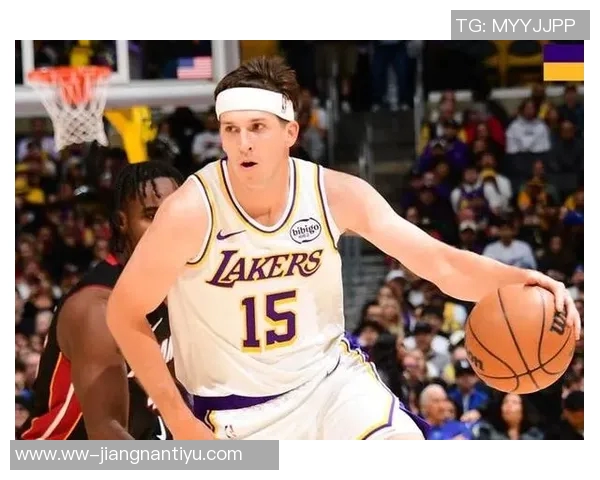 拉拉维亚分享湖人三巨头数据与东契奇里夫斯的精彩表现分析