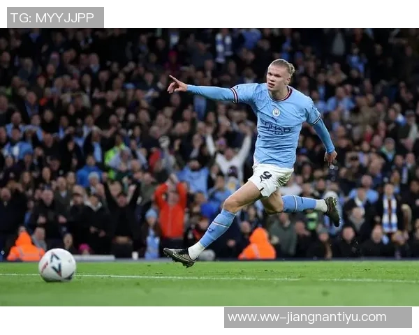 多纳鲁马称赞哈兰德为世界最佳之一并分享友谊故事